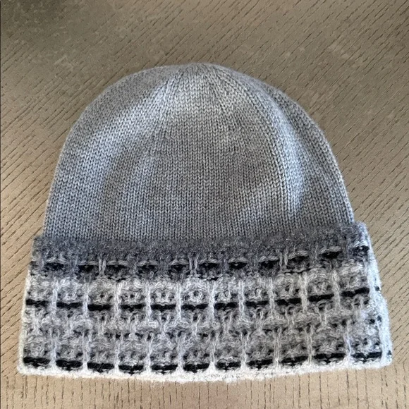 CHANEL Light Gray Knit Hat with Logo BNWT - Picture 2 of 5